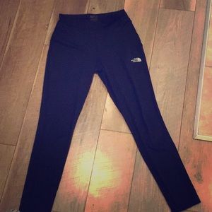 North face leggings. Fits small and medium